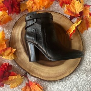 Vince Camuto Faythe Black Leather Red Bottom Ankle Booties Women’s 7M